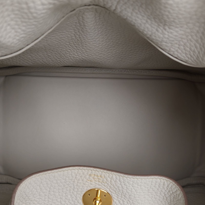 HERMES Lindy26冰川白TC皮C刻金扣肩背包-5