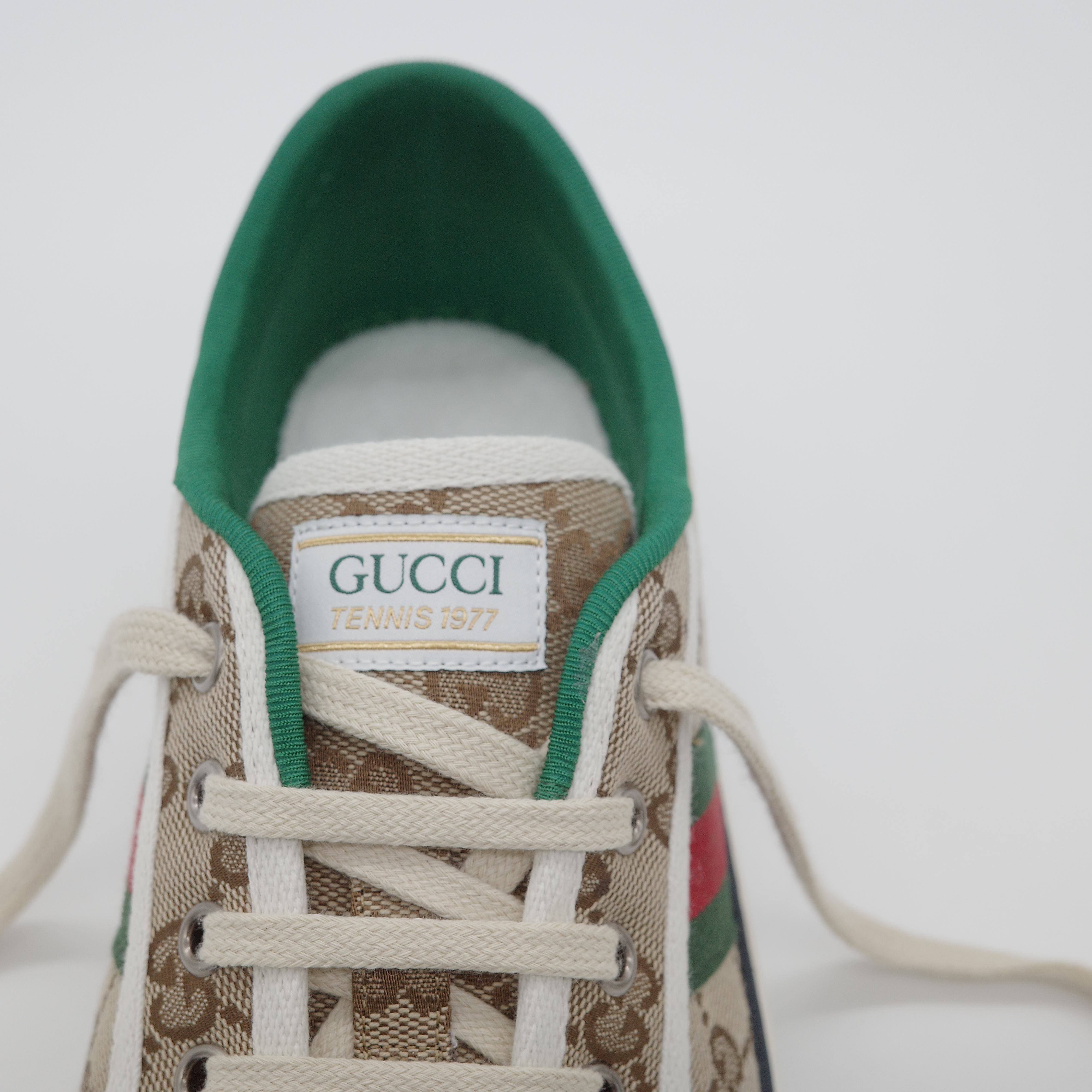 Gucci古馳Tennis 1977 GG 米色 帆布綠紅織帶運動鞋-9