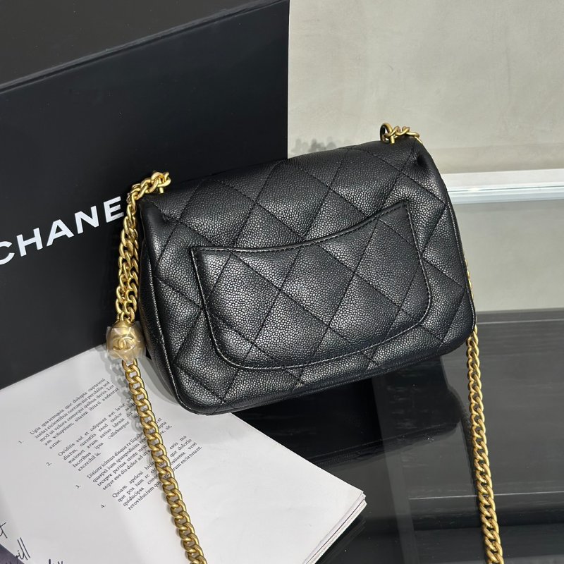 CHANEL 愛心調節釦口蓋包 20 - 粒面牛皮黑金-5