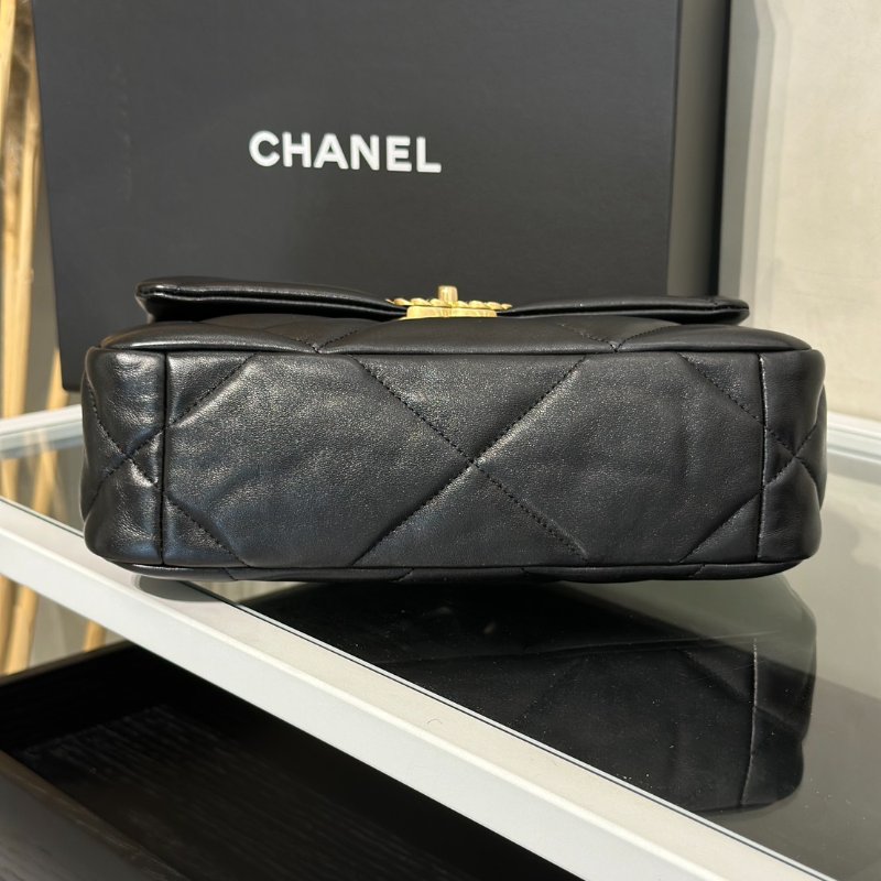 CHANEL 19 Bag 菱格紋羊皮手提肩背包 26 - 黑金-5