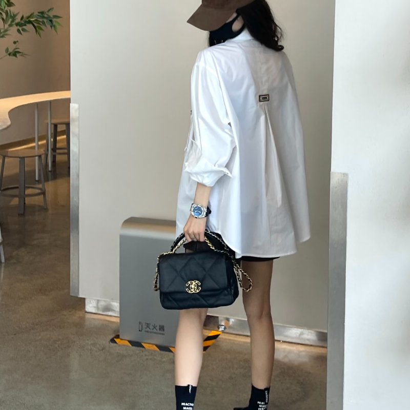 CHANEL 19 Bag 菱格紋羊皮手提肩背包 26 - 黑金-9