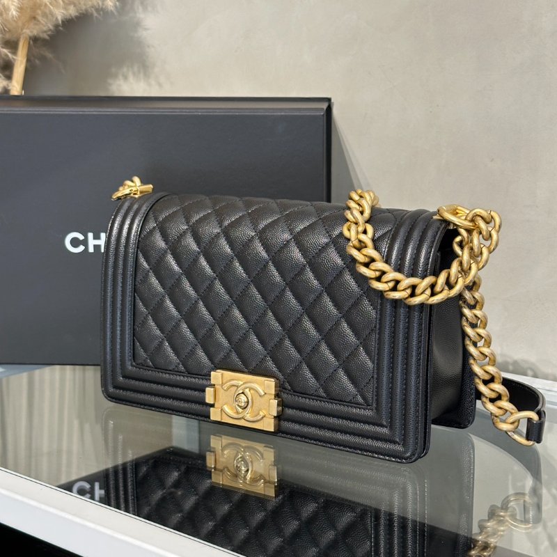 CHANEL Boy25 粒面牛皮口蓋包 - 黑金-3