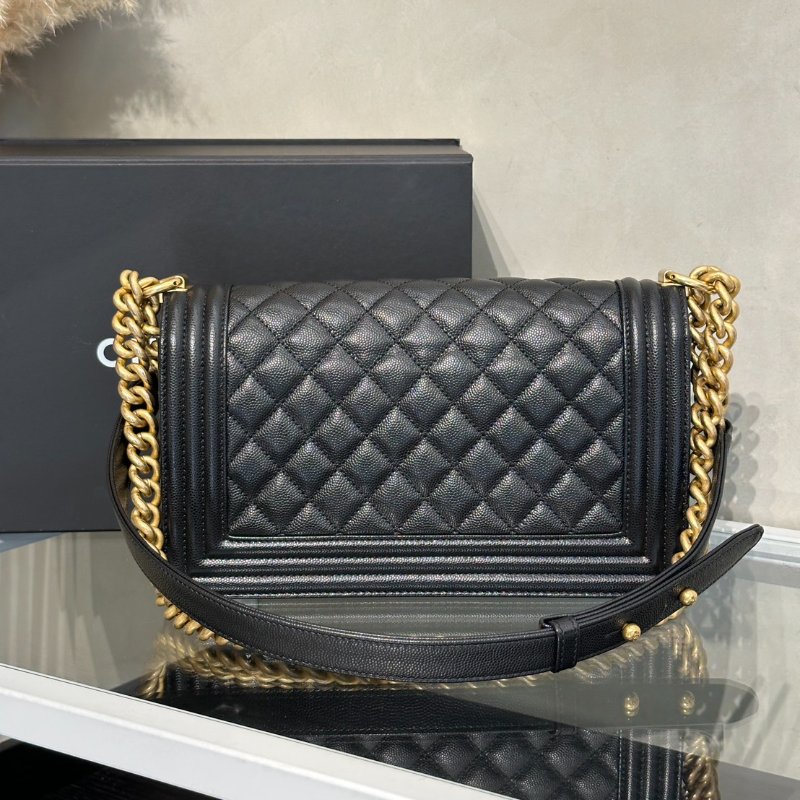 CHANEL Boy25 粒面牛皮口蓋包 - 黑金-4