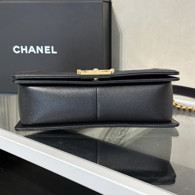 CHANEL Boy25 粒面牛皮口蓋包 - 黑金-5