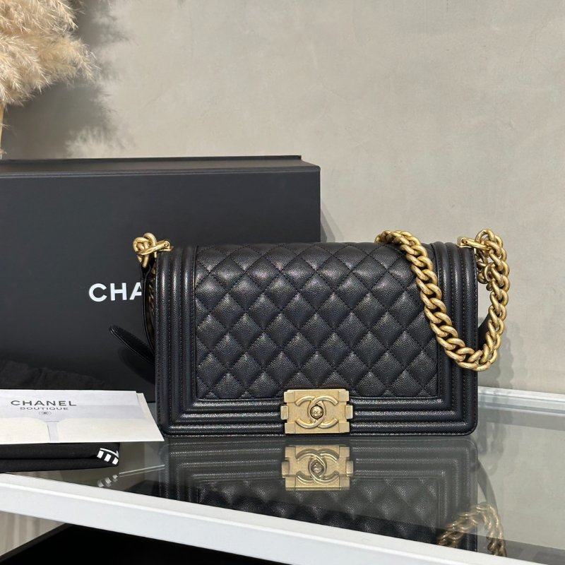 CHANEL Boy25 粒面牛皮口蓋包 - 黑金-7
