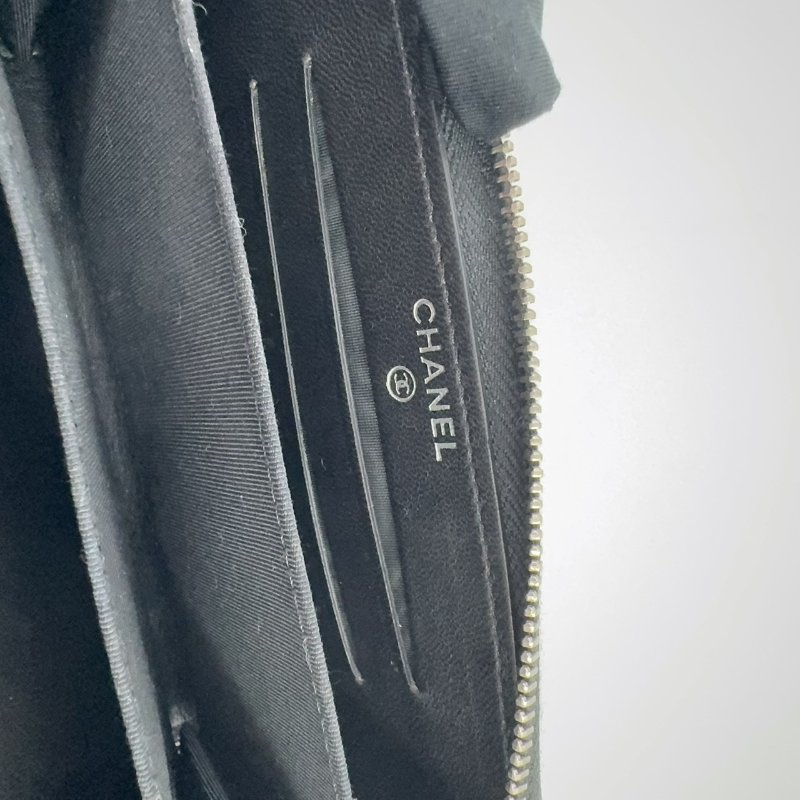 CHANEL黑色羊皮琺瑯銀釦拉鍊中夾AB2132-8