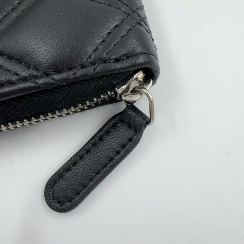 CHANEL黑色羊皮琺瑯銀釦拉鍊中夾AB2132-14