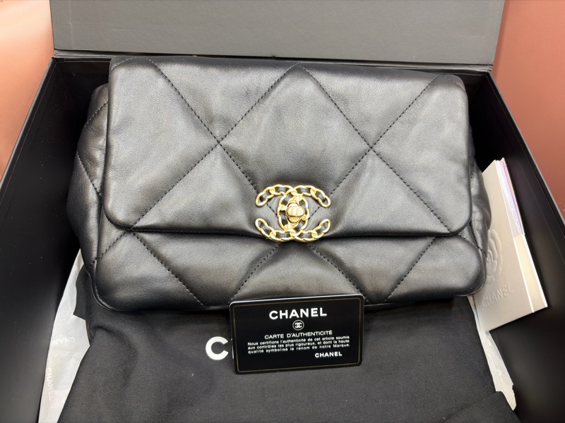 CHANEL 19 Bag 口蓋包-0
