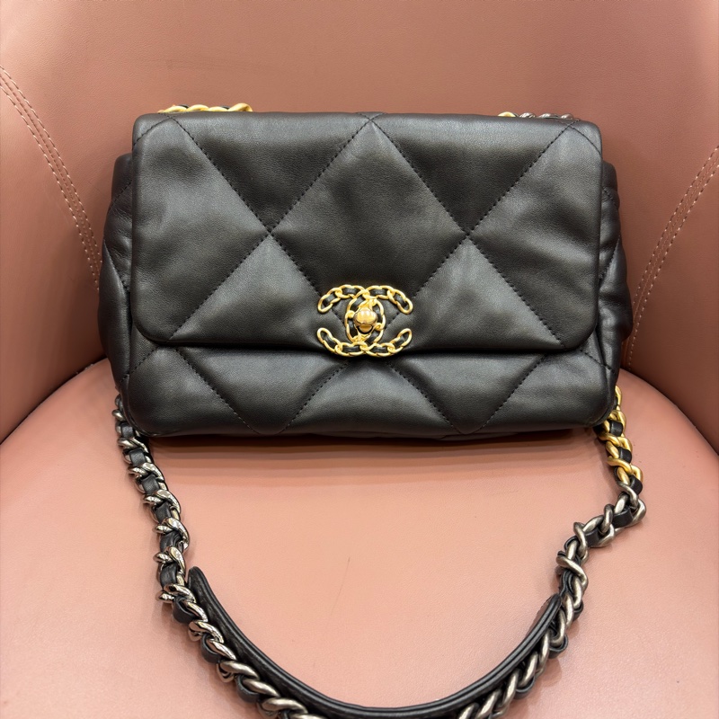 CHANEL 19 Bag 口蓋包-1