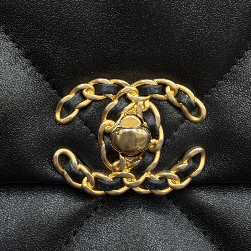 CHANEL 19 Bag 口蓋包-2