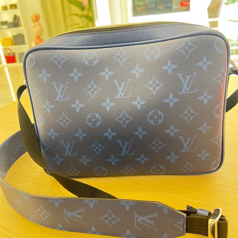 LV男包側背包-2