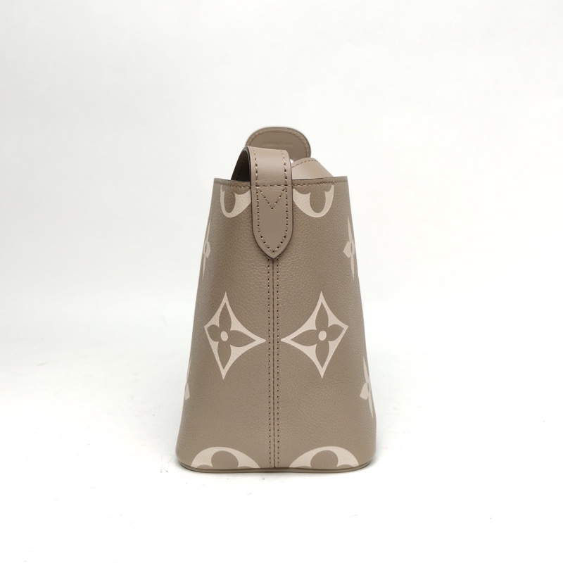 LOUIS VUITTON ALLINBB老花壓紋灰色牛皮金扣晶片肩背包-1