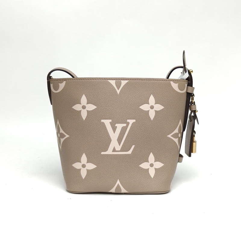 LOUIS VUITTON ALLINBB老花壓紋灰色牛皮金扣晶片肩背包-2