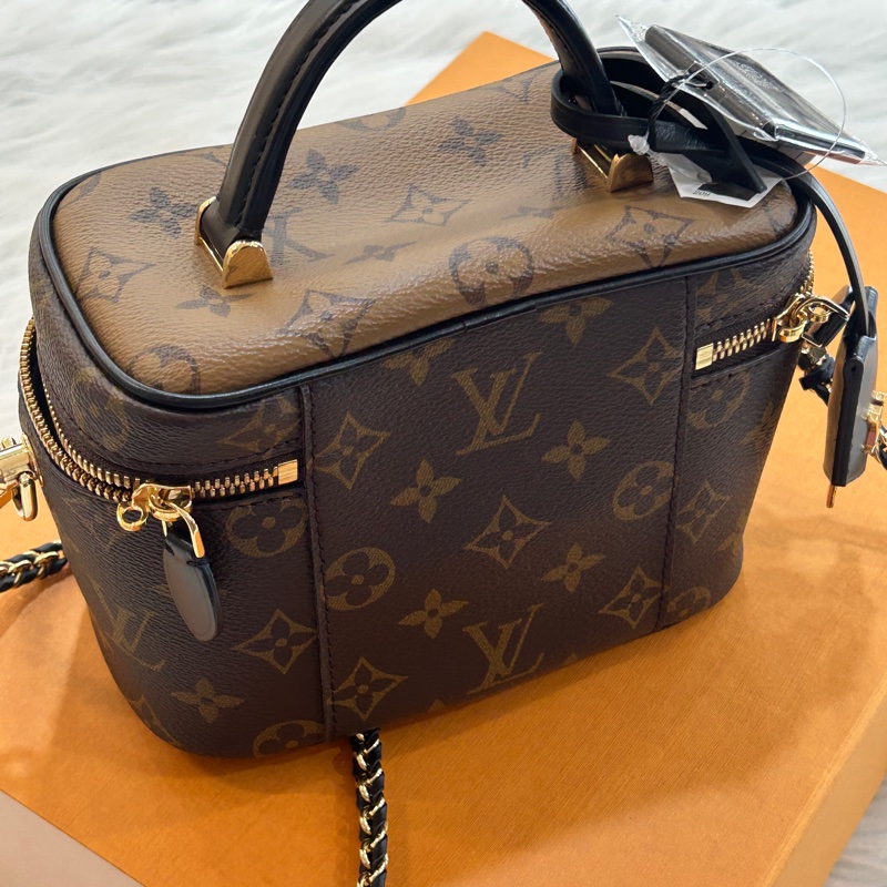 LV vanityPM 化妝 斜背包-1