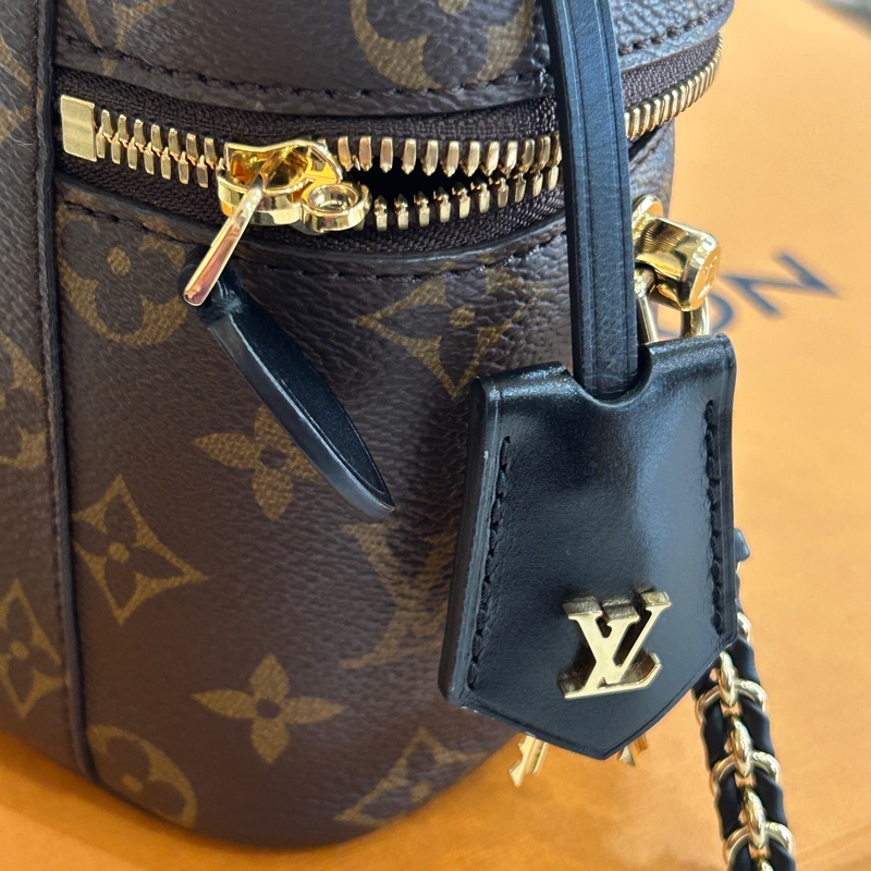 LV vanityPM 化妝 斜背包-3