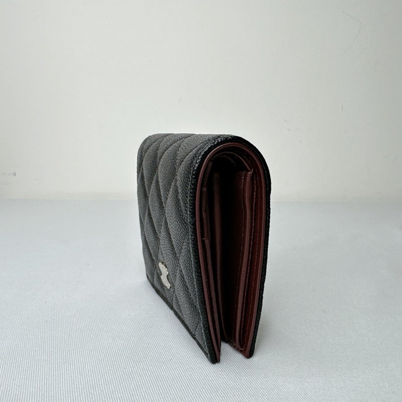 CHANEL 全新荔枝牛扣式對折短夾-2