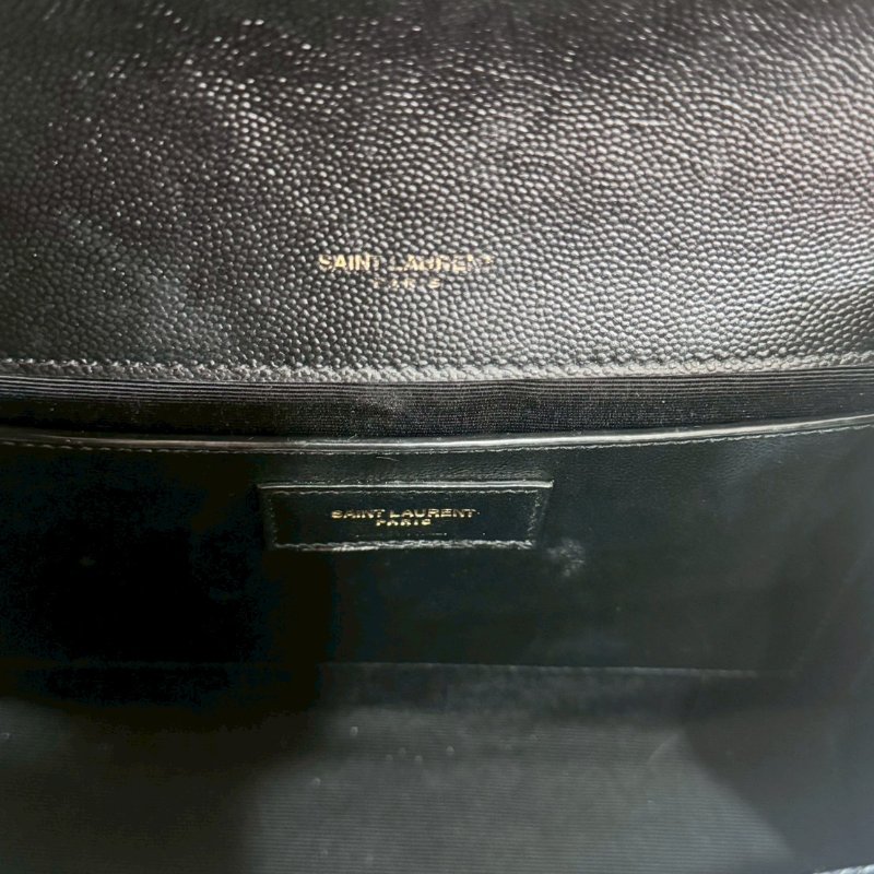 YSL 經典款黑荔枝皮金扣中號信封包-5