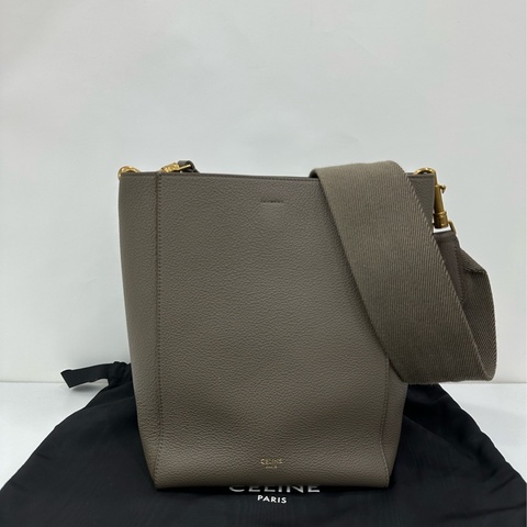 CELINE賽琳Sangle水桶包，大象灰牛皮，經典款，尺寸18*24*12cm，肩帶寬，容量大，單肩斜挎都可以
