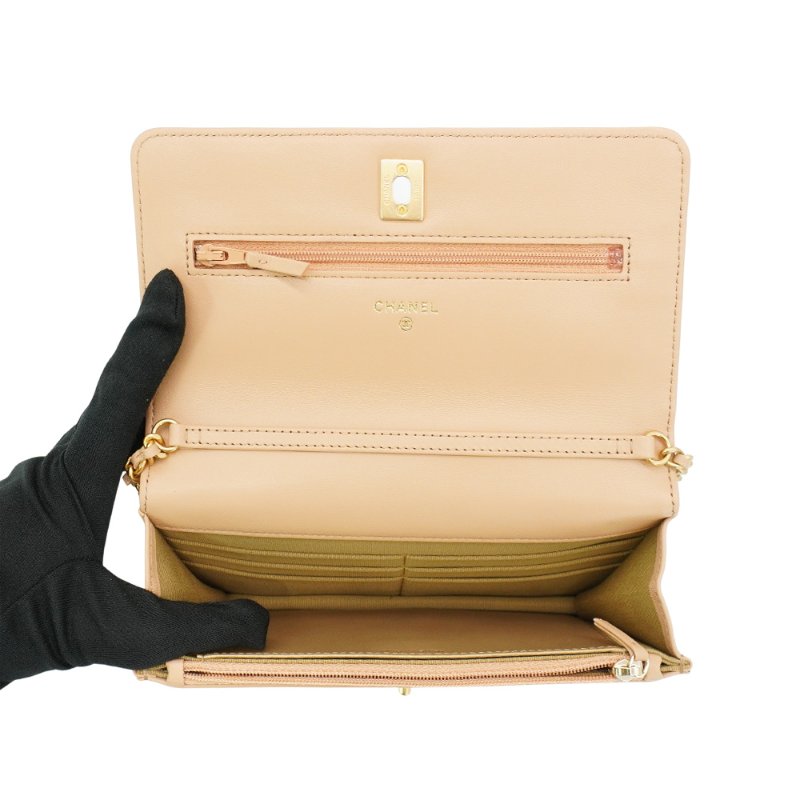 Chanel 展示品 金雙C菱格羊皮調節金球woc斜背包(AP1450-奶茶色)-4