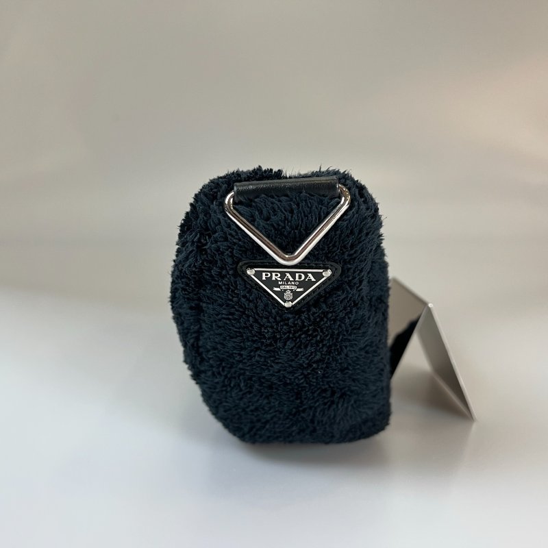 PRADA 深藍二合一絨毛包-2