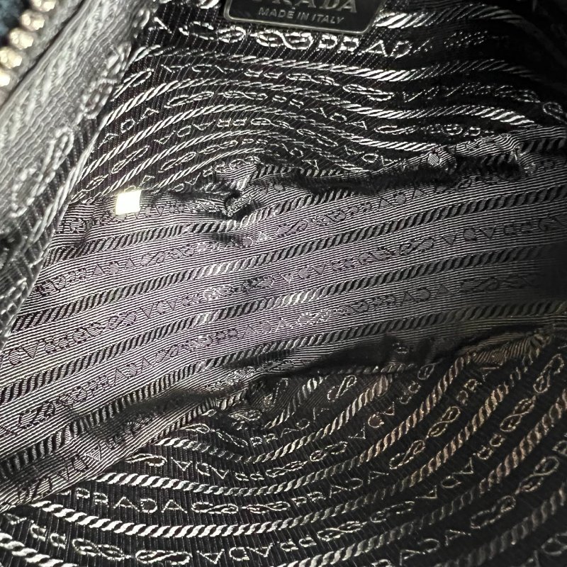 PRADA 深藍二合一絨毛包-6