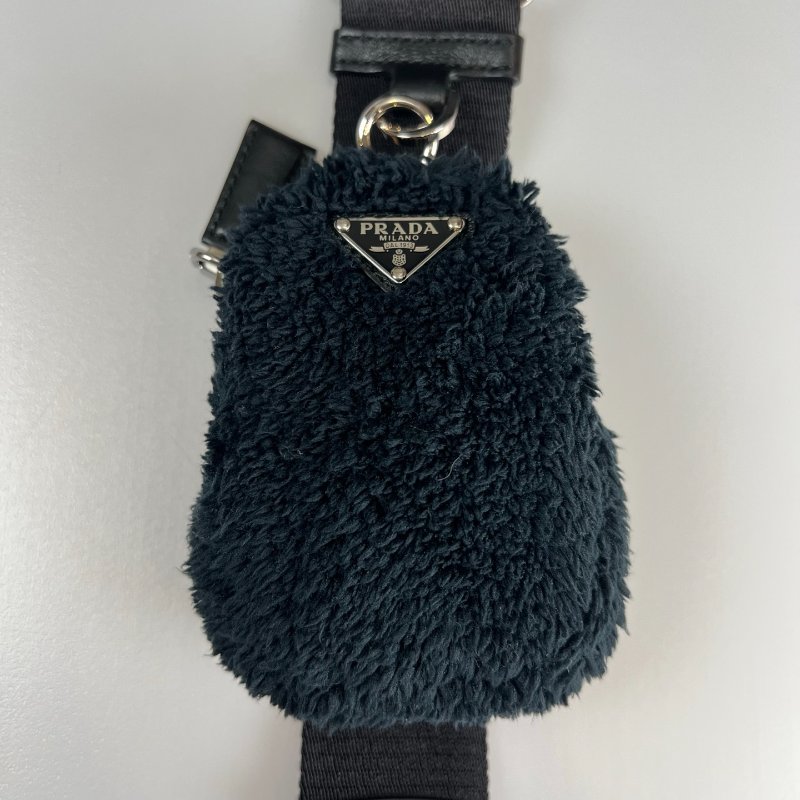 PRADA 深藍二合一絨毛包-7