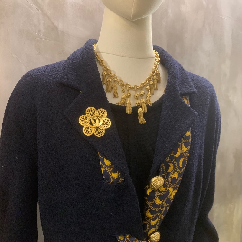 香奈兒六片鏤空花瓣CC心口針 95A Chanel Signature Interlocking CC logo Cutout Floral Detail Brooch-6