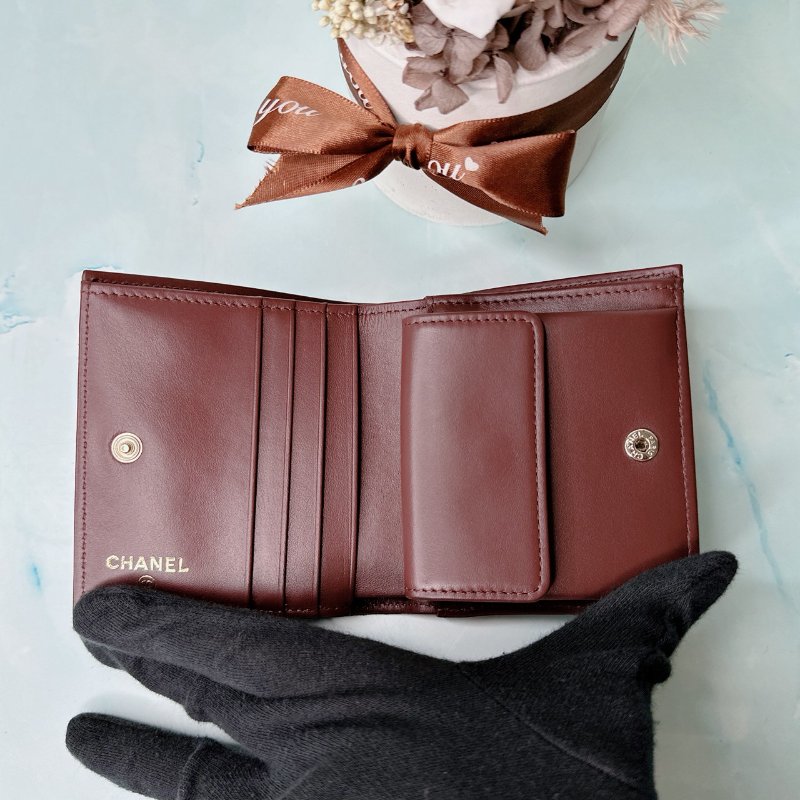 CHANEL 全新荔枝牛扣式短夾-4