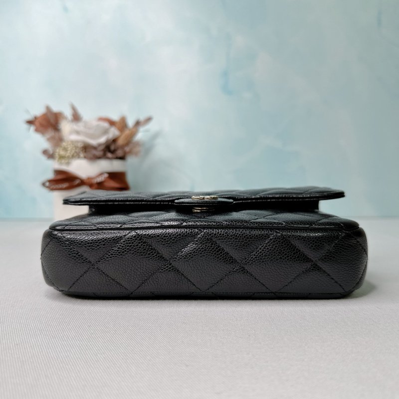 CHANEL 牛皮鏈帶雙層手機包-8