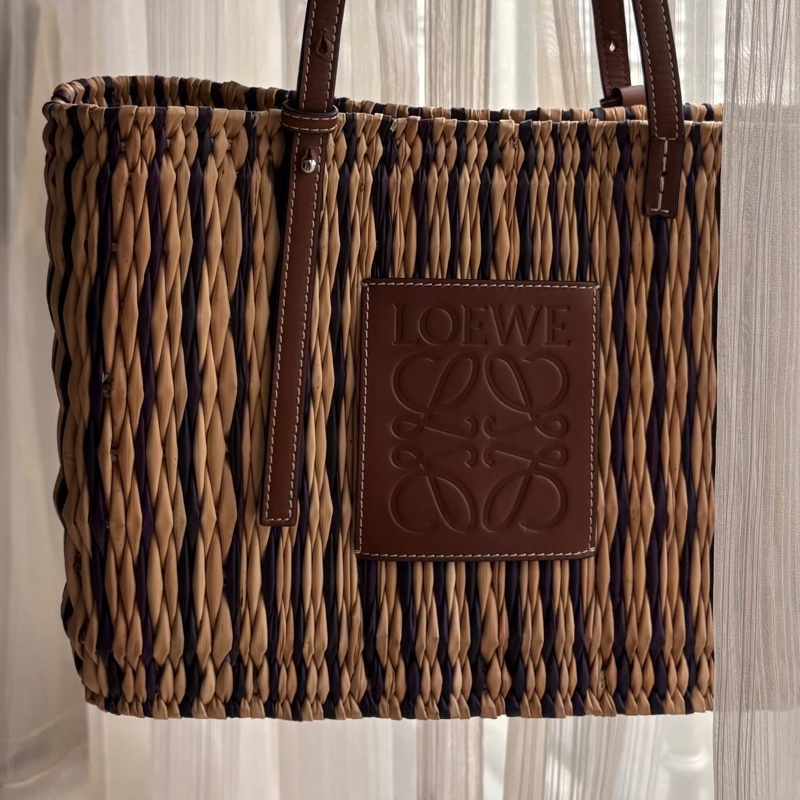 LOEWE條紋草編托特包-1