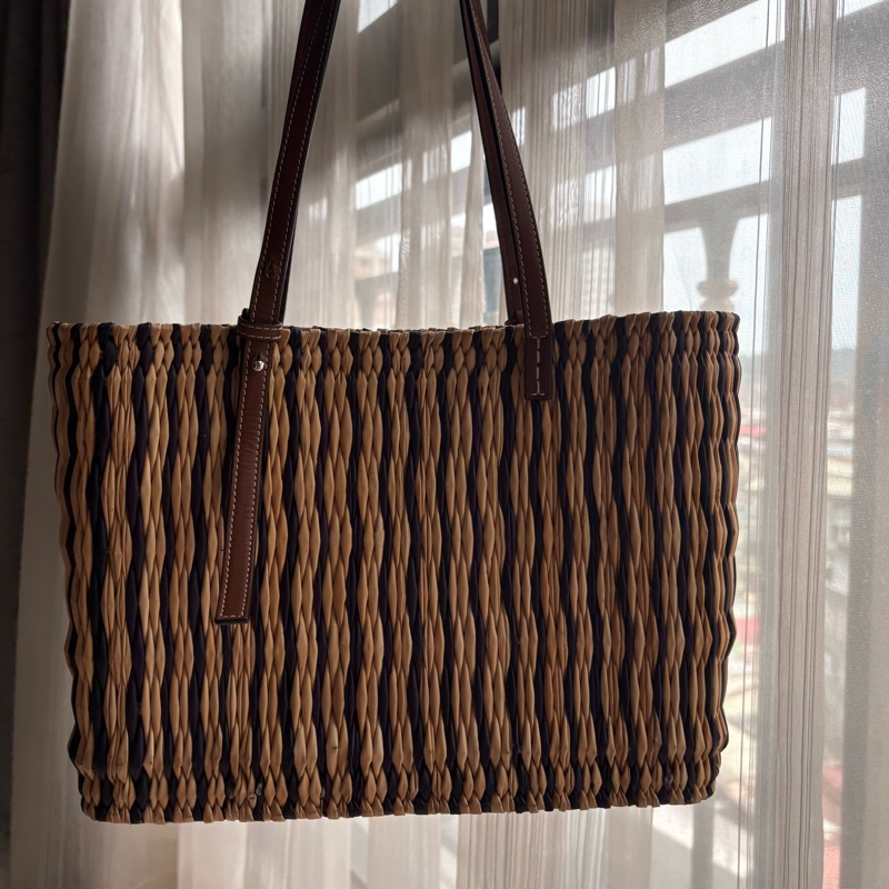 LOEWE條紋草編托特包-4