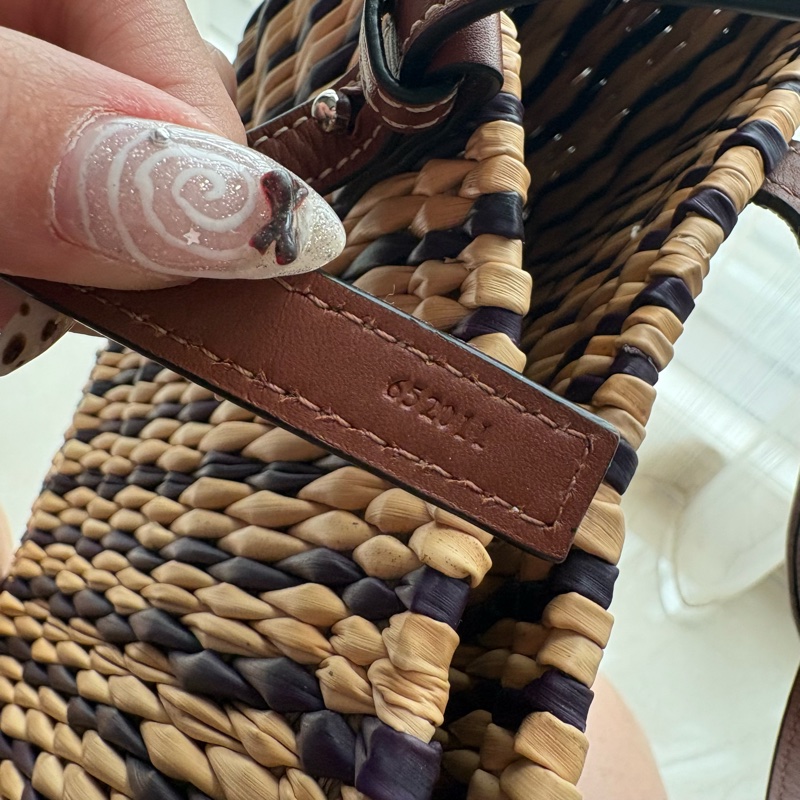 LOEWE條紋草編托特包-13