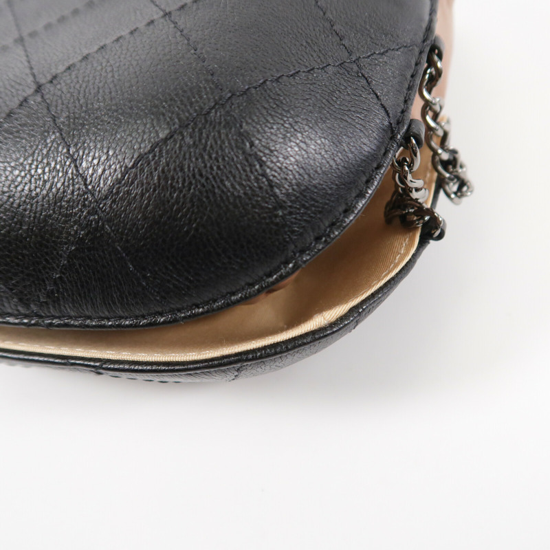 CHANEL 牛皮皮革Small Gabrielle Bcuket Bag鏈帶肩背袋-11