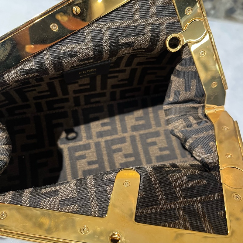 Fendi粉膚色羊皮Fendi First 手拿斜背兩用包-7