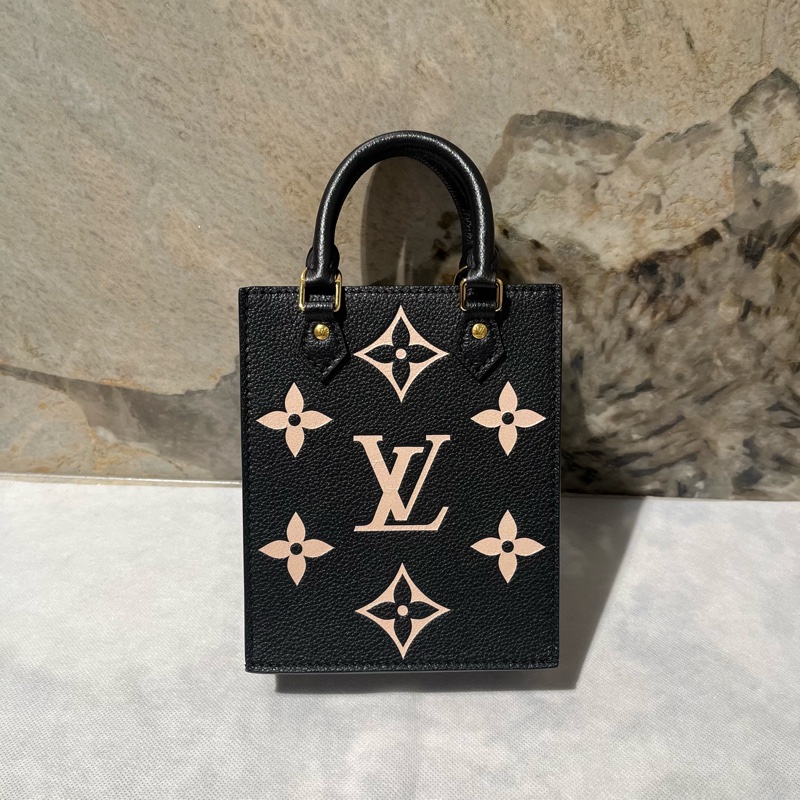 Louis Vuitton 黑拼奶油色牛皮 Petit Sac Plat琴譜包-0