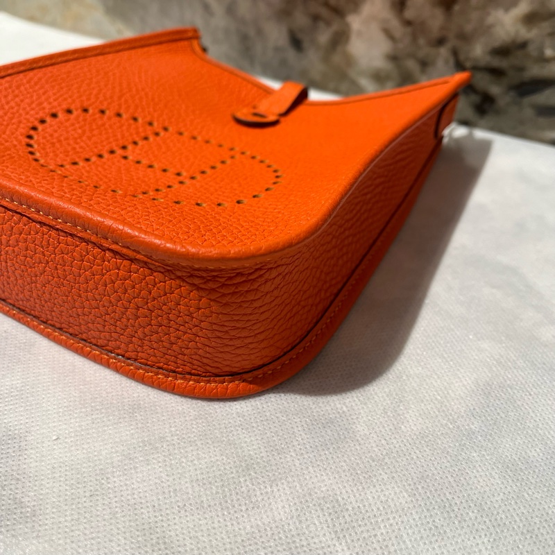Hermes 橘色牛皮金扣Mini Eyelyne-6