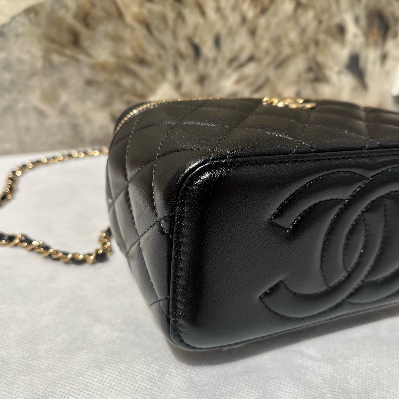 Chanel黑淡金 羊皮 化妝盒斜背包-5