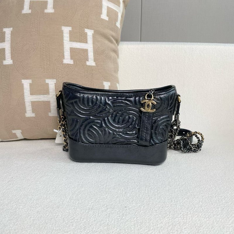 Chanel 流浪包小號 珠光灰 牛皮 20*17*5 99新配件塵袋 保卡 購證-4