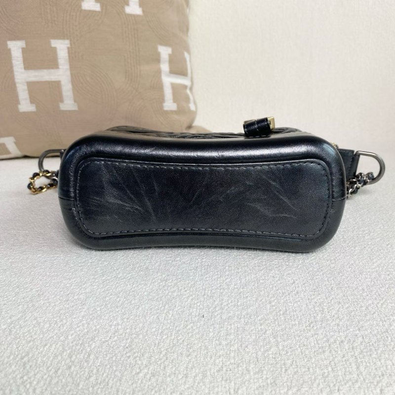 Chanel 流浪包小號 珠光灰 牛皮 20*17*5 99新配件塵袋 保卡 購證-7