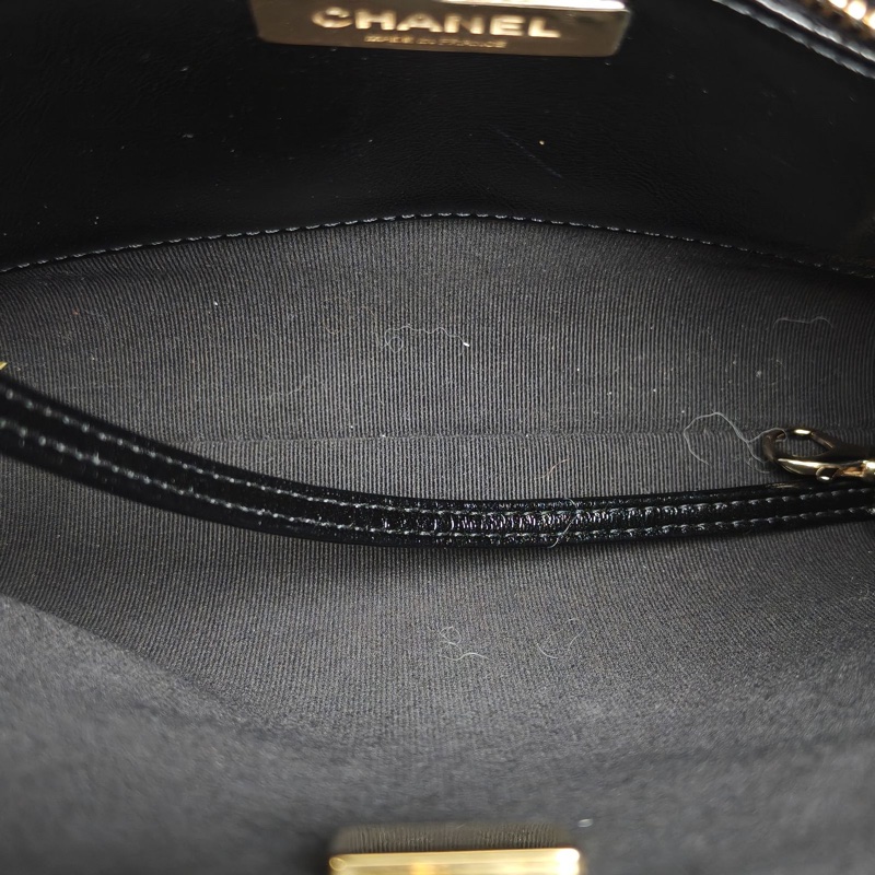 CHANEL 31Bag24B黑色羊皮晶片開金扣肩背包-5