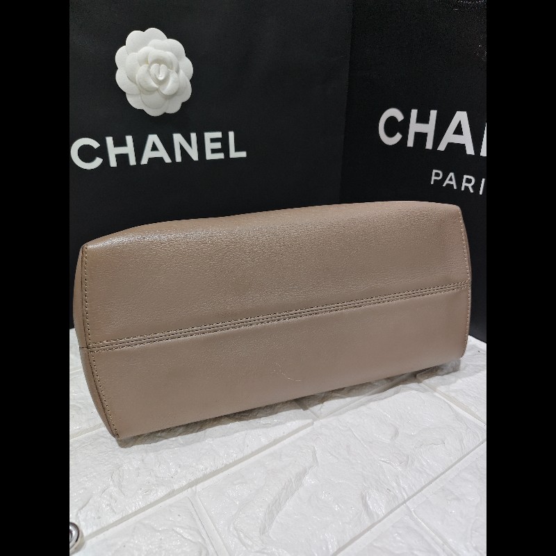 Fendi By The Way
中號手袋,棕色小牛皮-7