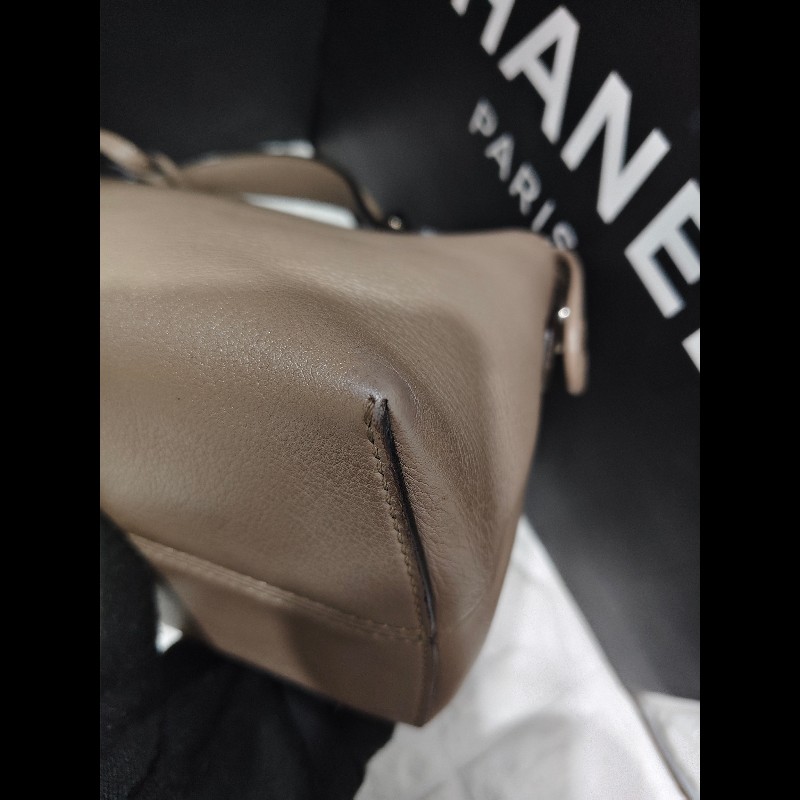 Fendi By The Way
中號手袋,棕色小牛皮-8