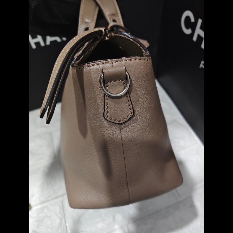 Fendi By The Way
中號手袋,棕色小牛皮-20
