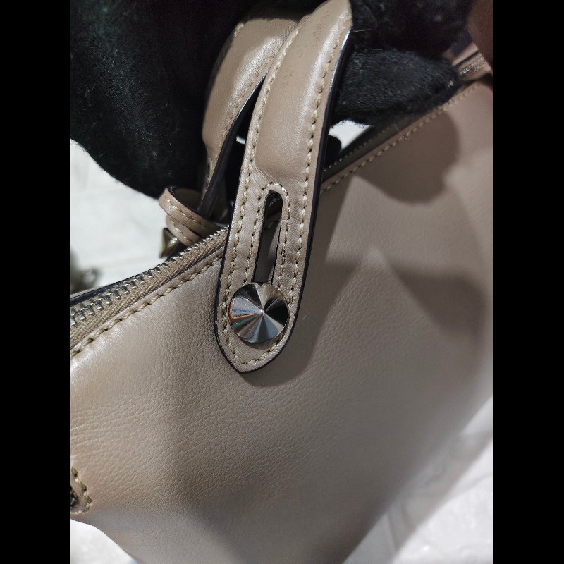 Fendi By The Way
中號手袋,棕色小牛皮-23
