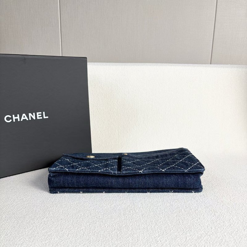 Chanel 丹寧二合一手拿包 深藍色 金扣 牛仔布 30*20*5 99新配件塵袋 子袋-4