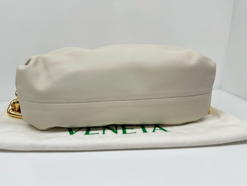 BV葆蝶家/Bottega Veneta 白色 大金鍊條 雲朵包 單肩腋下包-4