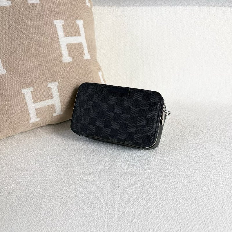 LV 黑棋盤格相機包 芯片款 18*11*6 99新配件塵袋 肩帶-4