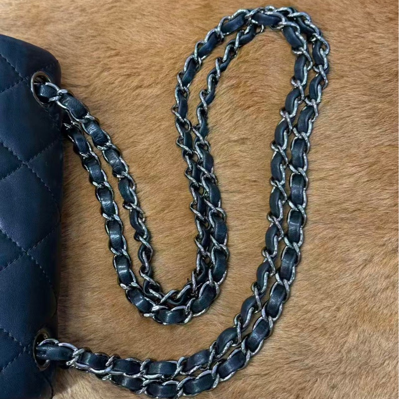 Chanel 泡芙肩背包 中古包-10
