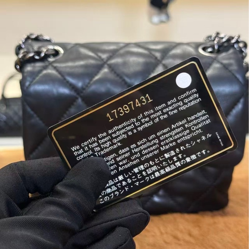 Chanel 泡芙肩背包 中古包-17