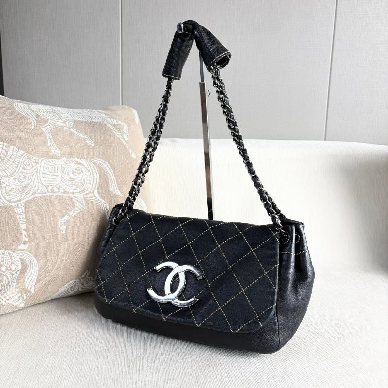 Chanel 黑銀外縫線大logo機場包 牛皮 30*19*12 98新配件塵袋-4